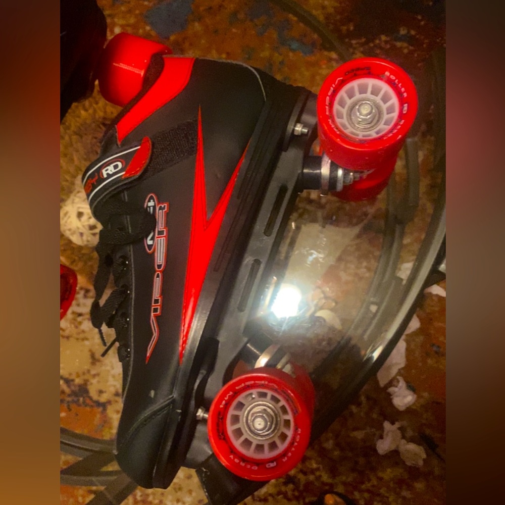 Black and red Roller Skate